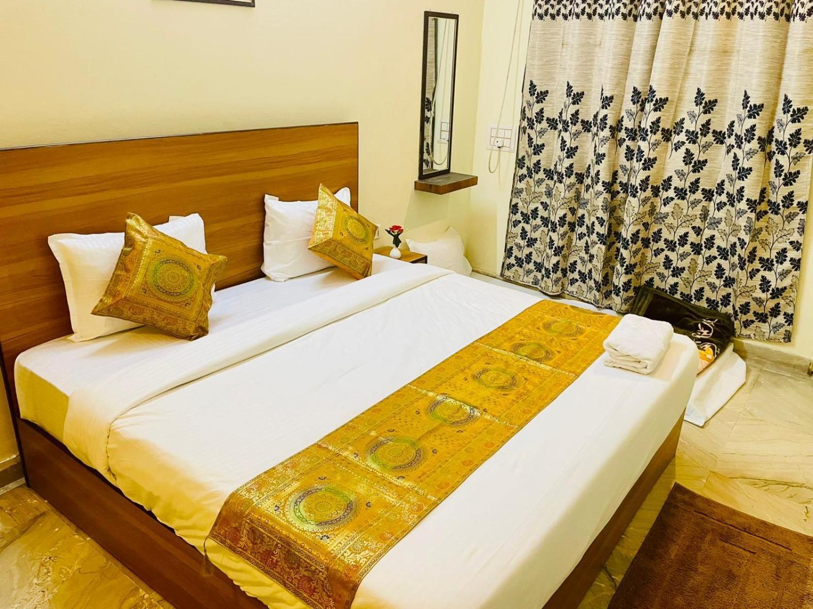 Shankar Vilaas -A Boutique Stay Forigners Choice Near Ghats And Temples Varanasi Exteriör bild