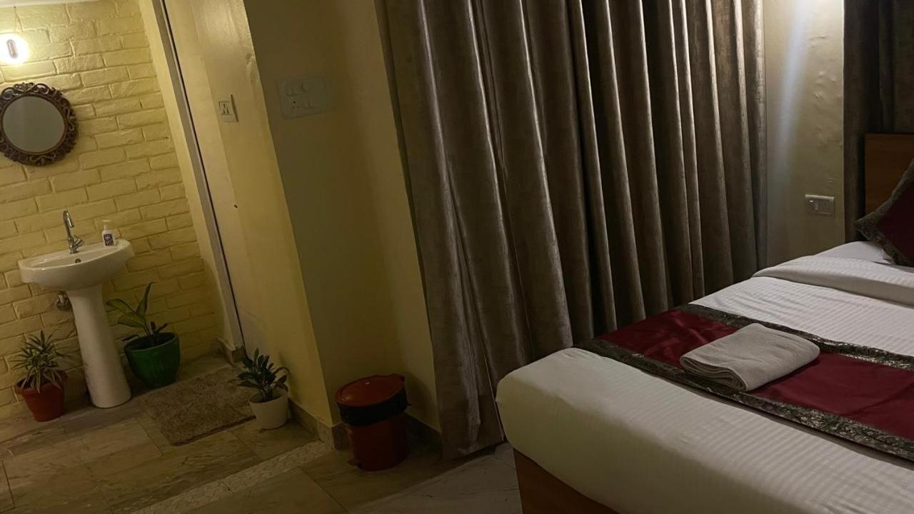 Shankar Vilaas -A Boutique Stay Forigners Choice Near Ghats And Temples Varanasi Exteriör bild